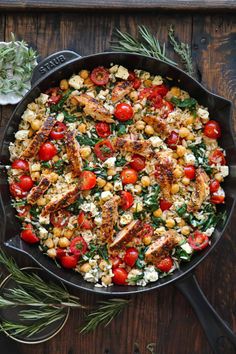 Greek Chicken and Lemon Rice with spinach, grape tomatoes, chickpeas, and feta cheese - in a cast iron skillet. Greek Chicken Lemon Rice Chickpeas, Mediterranean Chicken Couscous Recipes, Mediterranean Dishes With Chicken, Mediterranean Skillet Recipes, Meditterean Recipes, Recipes With Feta, Greek Chicken Rice, Greek Chicken And Rice, Rice With Spinach