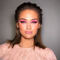 Hair Under Color, Pink Eye Makeup, Pink Eye, Colorful Eye Makeup, Makeup Eye Looks, Creative Makeup Looks, Pink Eyeshadow