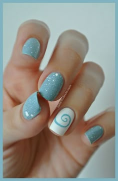 Simple yet pretty! Her Nails, Short Acrylic Nails Designs, Acrylic Nail Art, Cute Nail Art, Fabulous Nails, Fancy Nails, Creative Nails, Short Acrylic Nails, Gorgeous Nails