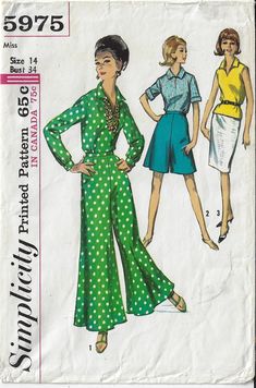 Misses' Blouse, Skirt and Culottes in Two Lengths: Blouse with convertible collar may be worn as an overblouse with purchased belt. V. 1 has long set-in sleeves with turned back cuffs. V. 3 is sleeveless. Dart fitted skirt and culottes have side zipper closings and waistbands. Culottes V. 1 are ankle length. Culottes V. 2 are above knee lengths. Pattern printed by Simplicity in 1965, and is in factory folds. This is an original sewing pattern with all of the original pattern pieces and instructi 1965 Fashion, Culottes Pattern, Vintage Clothes Patterns, Mad Men Style, 1970s Sewing Patterns, Mad Men Fashion, 60s And 70s Fashion, Convertible Collar, Skirt Blouse