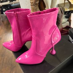 These Hot Pink Heels Are Sexy With The Round Circle Heel And Size 9