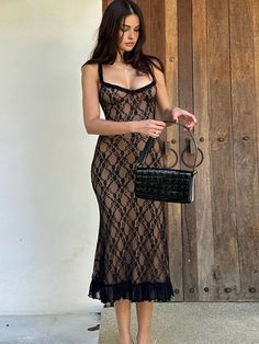 Lace Patchwork Cami Midi Dress Nyc Bday, Brunette Fashion, 25th Bday, Fun Outfits, Cami Midi Dress, Ruffles Fashion, Jeans Cargo, Lace Bodycon, Sling Dress