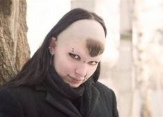 22 Questionable Haircuts - The internet has generated a huge amount of laughs from cats and FAILS. And we all out of cats. Cool Haircuts For Women, Haircut Fails, Weird Haircuts, Hair Fails, Medium Short Haircuts, Short Haircuts With Bangs, Haircut Styles For Women, Easy Hair Cuts, Extreme Hair