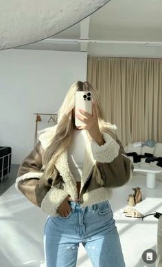 Eurotrip Outfits, Casual Fashion Women's, Womens Cropped Jacket, Wool Patchwork, 2023 Autumn, Festival Looks, Warm Jacket, Autumn Outfit, Outfit Inspo Fall