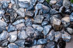 some very pretty blue rocks on a table