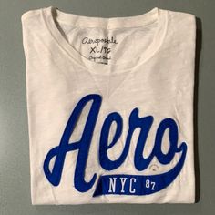 New With Tag Aeropostale Women’s T-Shirt Aeropostale Logo, Aeropostale 2000s, Y2k Aeropostale, Aeropostale Shirts Women, Aeropostale Tops, Aeropostale Shirts, Cap Sleeve Tee, Mountain Shirt, Yellow T Shirt