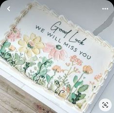 Flower Retirement Cake, Pretty Retirement Cakes, Flower Birthday Sheet Cake, Grad Cake Ideas Sheet Cake, Wildflower Sheet Cake Ideas, Flower Sheet Cake Ideas, Decorating A Sheet Cake Ideas, Floral Sheet Cake Birthday, Girly Sheet Cake