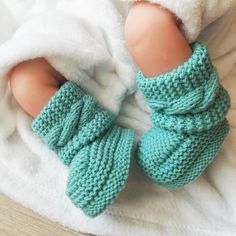 "✔Size: booties - 3-6, 6-12 months. ★★ Needles ★★ - 3,5mm (US4) straight needles or circular needles (40-60cm / 16\"-24\"). - 3,5mm (US4) DPN's (optional). ★★ Yarn ★★ - LIGHT - also known as DK/Light Worsted. (Knit with 2 strands of yarns in the same time) - MEDIUM - Aran, Worsted, Afghan. ★★ DESCRIPTION ★★ - The knitting pattern is available for an instant PDF download. Once the payment is confirmed, you will receive a download link. - The pdf tutorial has lots of photos, step by step instructions to help you through your project. - All of my knitting patterns are written in English and use USA terminology along with a conversion table for UK terminology. You will need Adobe to read this knitting pattern; it can be downloaded free online (www.adobe.com). - This knitting pattern may not be Ugg Booties, Baby Uggs, Knit Boots, Pdf Knitting Pattern, Baby Boots, Circular Needles, Baby Socks, Baby Booties, Machine Knitting