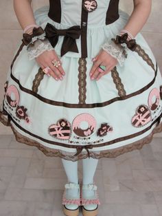 Lolita dress Modern Victorian Fashion, Queen Fashion, Japanese Street, Love Animals