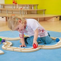 Puzzle Ball Track - Dusyma - Kodo Kids Daycare School, Systems Thinking, Let's Pretend, Aba Therapy, Fast And Slow, Afterschool Activities, Play Based, Physical Properties, Pre Writing