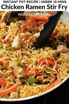 chicken ramen stir fry in a skillet with the words instant pot recipe under 10 mins