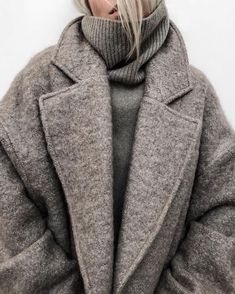 Moda Do Momento, Fall Fashion Coats, Winter Outfits Warm, Boating Outfit, Winter Stil, Looks Street Style, Modieuze Outfits, Winter Clothing, Classic Chic