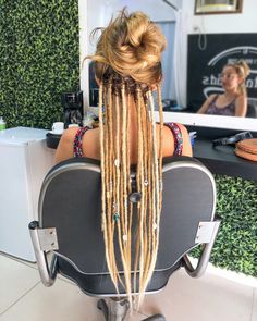 Dreads removíveis loiro cabelo loiro nuca feminino orgânicos Blonde Hair Dreads, Dreads Blonde Tips, Half Dreaded Hair Blonde, Blonde Partial Dreads, Dreads Blonde, Viking Dreads, Synthetic Dreads, 11k Followers, Dread Hairstyles