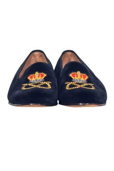 Look holiday-ready without sacrificing your comfort with Stubbs & Wootton's loafers! Featuring a luxe navy velvet material and stylish gold crown embroidery, you'll be stepping out in style no matter the occasion. Team it up with a cozy knit turtleneck for the perfect casual look! Size 11 Made in Spain Velvet upper Leather lining and sole Embroidered toe detail Slip on Toe to heel 11.25" Embroidered Flat Loafers For Formal Occasions, Formal Embroidered Round Toe Loafers, Embroidered Formal Closed Toe Loafers, Formal Embroidered Closed Toe Loafers, Crown Embroidery, Velvet Loafers, Navy Velvet, Buy Shoes Online, Knit Turtleneck