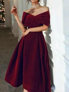 Retro Pin Up, Pretty Prom Dresses, Sirius Black, Girls Fashion Clothes, Mode Inspiration, Classy Dress