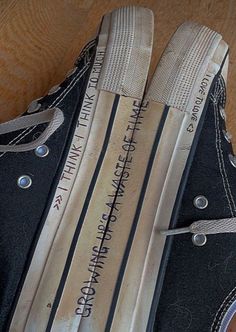 Lyrics Doodle, Drawing On Converse, Boty Converse, Shoes Grunge, Summer At Home