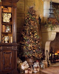 Christmas Tree Inspiration Rustic, Southern Home Magazine, Natural Christmas Tree, Woodland Christmas Tree, Tree Inspiration, Blue Christmas Decor, Cabin Christmas, All Christmas