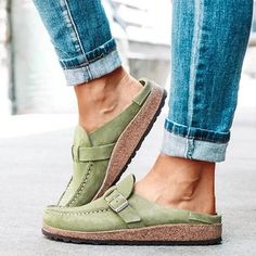 Category:Mules; Upper Materials:Faux Leather; Season:Fall,Summer,Spring; Heel Type:Flat Heel; Gender:Women's; Toe Shape:Round Toe; Style:Minimalism,Casual; Heel Height(inch):<1; Outsole Materials:Rubber; Occasion:Daily,Outdoor; Closure Type:Loafer; Pattern:Solid Color; Listing Date:03/14/2023; Production mode:External procurement; 2023 Trends:Barefoot shoes,Plus Size; Foot Length:; Foot Width:; Size chart date source:Provided by Supplier.; US Size:null; UK Size:14.5; EU Size:50 Women Casual Flats, Winter Shoes For Women, Roman Fashion, Womens Summer Shoes, Retro Shoes, Beige Shoes, Womens Mules, Slingbacks, Comfortable Flats