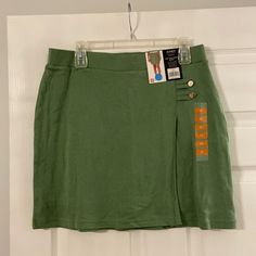 Jones New York Skort Size M Brand New Color Green Very Beautiful Waist 32” Elastic 100% Cotton (P3) Casual Green Skort With Short Inseam, Green Short Length Skort For Work, Skorts, Jones New York, New Color, New York, Womens Shorts, Elastic, Brand New