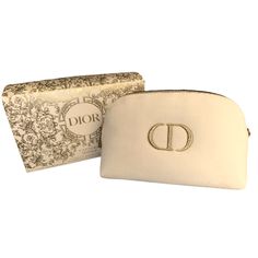 Brand New Dior Beauty Makeup Off-White Velvet Pouch 100% Authentic Never Used Made For Dior Beauty Collection Comes In Original Box Does Not Come With Products; Pouch Only Velvet Makeup, Dior Capture Totale, Dior Beauty, Box Branding, White Velvet, Velvet Pouch, Makeup Pouch, Beauty Collection, Cosmetic Bags