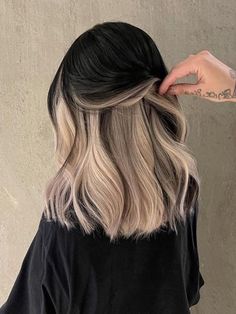 Blonde Underneath Hair, Peekaboo Hair Colors, Two Toned Hair, Hair Color Underneath, Peekaboo Hair, Hair Color Streaks, Hair Streaks, Dyed Hair Inspiration, Pretty Hair Color