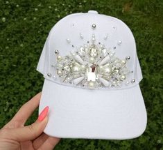 Wedding Cap, Rhinestone Tshirts, Hair Bow Instructions, Hat Decor, Swarovski Tiara, Shoe Makeover, Diy Graduation Cap, Felt Boots