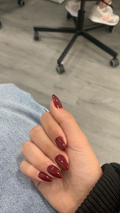 Maroon Nail Extensions, Nail Circle, Bordo Nails, Mail Shape, Deep Red Nails, Maroon Nails, December Nails, Plain Nails, Cherry Nails