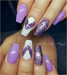 Resultado de imagen para acrylic nail design purple Ongles Gel Violet, Purple Nail Art, Purple Acrylic Nails, Lavender Nails, Nails Design With Rhinestones, Finger Nails, Fall Fashions