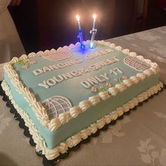 Cake 17 mama Mia birthday blue cake Mamma Mia Cake 17, Mama Mia Bday Party, 17 Year Birthday Cake, 17 Dancing Queen Birthday, 17th Bday Party Ideas, 17th Birthday Cake Ideas, Magnolia Bakery Recipes, Mamma Mia Cake, Dancing Queen Cake