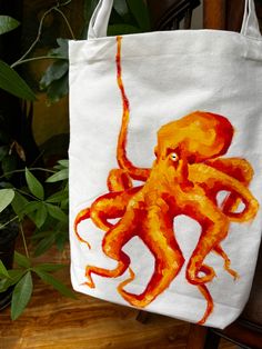 Cool Painting Designs, Orange Octopus, Summer Tote Bag Painting, Tote Bag Diy Design, Tote Bag Design Paint, Tote Bag Custom, Totebag Painting