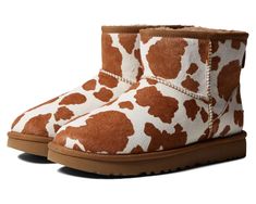 UGG Classic Mini | Zappos.com White Snow Boots, Ugg Rain Boots, Brown Ugg Boots, Womens Ugg, Pink Uggs, Western Shoes, Ugg Classic Tall, Classic Ugg Boots, Brown Boots Women