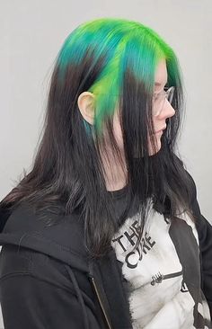 Blue ghost roots | green ghost roots | ghost roots cred : creations.by.chelsey on tt Green Ghost Roots, Ghost Roots Short Hair, Purple Ghost Roots, Blue Ghost Roots, Root Hair Dye, Coloured Roots, Ghost Roots Hair, Dyed Roots