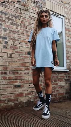 Dompet Gucci, Lost Lands Outfit, Converse Outfits, Fest Outfits, Mode Boho, Tomboy Outfits, Tomboy Style Outfits, Combat Boot, Festival Looks