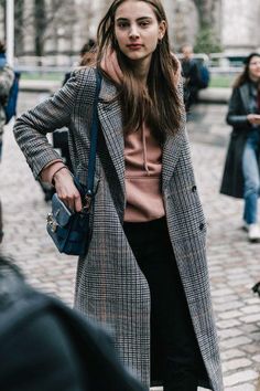 Houndstooth Coat, Model Street Style, Business Outfit, Hoodie Outfit, Fashion Weeks, Coat Outfits