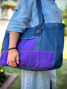 ❇️Large denim weekender bag is lightweight and comfortable.     This fabric overnight bag is soft to touch.    The travel bag is made from strong fabric, so it is suitable for all your essentials.     The bag is securely closed with a zipper.     This large beach bag is an excellent choice not only for trips but also for family vacations and going to the beach. ❇️ The boho denim overnight bag has 9 inside pockets: 7 pockets to keep your phone or small personal items and 2 elastic pockets where y Large Jeans, Gift For Traveler, Large Beach Bags, Overnight Travel Bag, Boho Denim, Cute Fabric, Unique Birthday Gift, Unique Birthday, Denim Chic