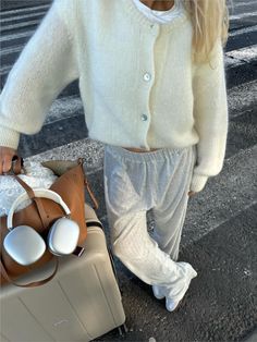 Minimalism Sweater Cardigan Round Neck Cute Soft Waxy Knitted Short Coat Jacket Women's Casual Loose White Airport Outfit, White Cardigan Outfit Aesthetic, Aesthetic Airport Outfits, Placement Outfits, Euro Winter, Custom Outfits, Nyc Fits, Easy Outfits, Skandinavian Fashion