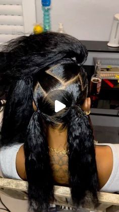 Lilou 🧚‍♀️ on Instagram: "Big knotless braiddd 😍😍😍🥶  #icebraid #braid #braider #braidstyles #knotlessbraids #byliloulilou" Braided Pony Hairstyles For Black Women, Bobbles Hairstyle, Four Ponytail Braids, Simple Black Braided Hairstyles, Knotless Braids In Ponytail, 4 Ponytails With Braids