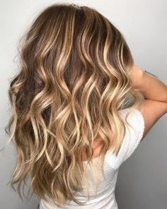 Brown Hair With Highlights And Lowlights, Heavy Bangs, Rambut Brunette, Brunette Ombre, Balayage Blond, Blond Balayage, Balayage Blonde, Hair Color Light Brown, Caramel Hair