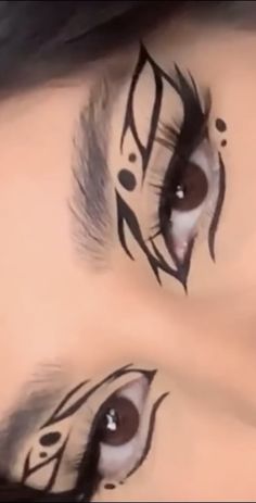 Graphic Makeup Eyeliner, Eyeliner Face Art, Eyeliner Ideas Creative, 2022 Eye Makeup, Eye Ideas, Eyeliner Designs