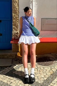 Outfit Inspo 2024 Summer, Bubble Skirt Street Style, White And Blue Outfit Aesthetic, Bubble Skirt Outfit Ideas, Bubble Mini Skirt, Quirky Fashion Summer, Style Inspiration Summer 2024, White Skirt Outfit Aesthetic, Puffy Skirt Outfit