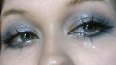 Blue Eyeshadow Halloween, Frosted Eyeshadow 90s, Dark Angel Makeup Looks Halloween, Cool Toned Eyeshadow Looks, Blue Gold Makeup, Dark Blue Makeup, Blue Make Up, Makeup Ideas For Blue Eyes, Melanie Martinez Makeup