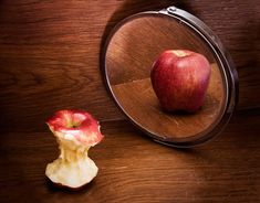 you are beautiful in  your own skin Conceptual Photo, Reflection Photography, Foto Tips, Conceptual Photography, Foto Art, Magnifying Glass, Conceptual Art, Creative Photography