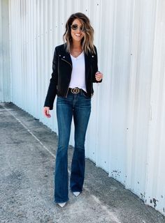 Flair Jeans Outfit, Flare Jean Outfit, Bootcut Jeans Outfit, Flare Jeans Outfit, Looks Jeans, Jeans Outfit Winter, Flair Jeans, Outfit Jeans