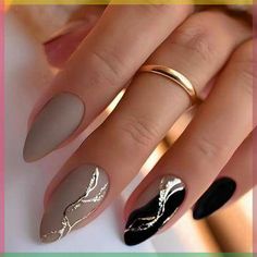 #fashion #aesthetic #coquette #nailart #naildesign #uñas #uñasdegel #nailsdid Black And Gold Snowflake Nails, Black And Gold Nails Design Classy, Black Tie Wedding Nails, Black And Nude Nail Ideas, Gold Black Nails, Cherry Blossom Nails Design, Nails Color Black, Santa Hat Nails, Black And Nude Nails