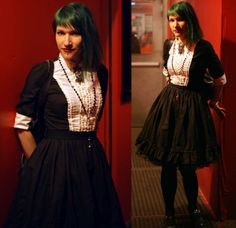 A guide to the Goth Industrial Indie Hipster scene in Toronto, Ontario! From club nights to music venues... http://www.lacarmina.com/blog/2014/05/toronto-goth-clubs-concerts-bands-parties/  black white victorian mourning dress Industrial Dance, Gothic Industrial, Red Scene Hair, Goth Industrial, Silver Hair Dye, Gothic People, Goth Club, Hockey Hall Of Fame