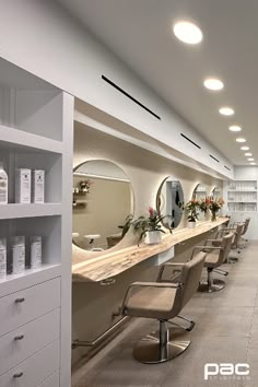 PAC interiors is jouw partner bij uitstek voor een stijlvol en uniek interieur van jouw kapsalon of beautysalon. Deco Salon, Hair Salons, Lounge, Van, Hair, Beauty