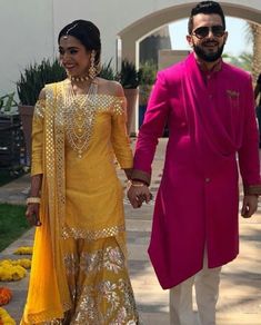 Outfit For Mehndi Function, Indian Outfit Ideas, Mens Dresses, Occasional Dresses, Outfit Ideas Wedding, Couple Dresses, Blouses Pattern, Gharara Designs, Mehndi Outfit