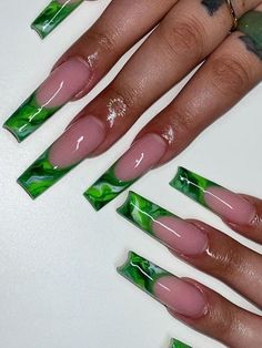 long acrylic green marble french tip nails Lime Green Nails, Luxury Nails, Fire Nails, Coffin Nails Designs, Pretty Acrylic Nails