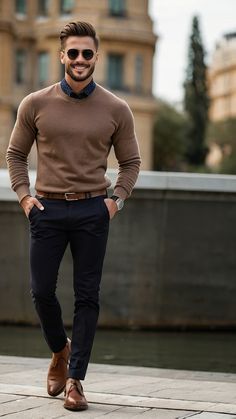 Semi Formal Men’s Outfit Winter, New Years Outfit Men, Men’s Trendy Business Casual, Christmas Outfit Men Classy, Classy Mens Fashion, Christmas Outfit Men, Outfit Homme, Outfit Airport, Sweater Outfits Men