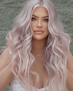 Beauty In 40s, Light Lavender Hair, Lavender Hair Pastel, Lavender Blonde, Pastel Lavender Hair, Pale Pink Hair, Blush Hair, Edgy Hairstyles, Lavender Hair Colors